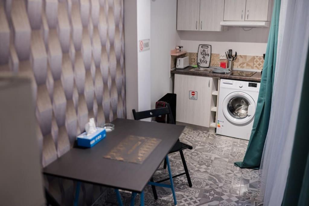 Appartamento Hacienda Smardan - Old Town Studio Hideout Bucarest Esterno foto