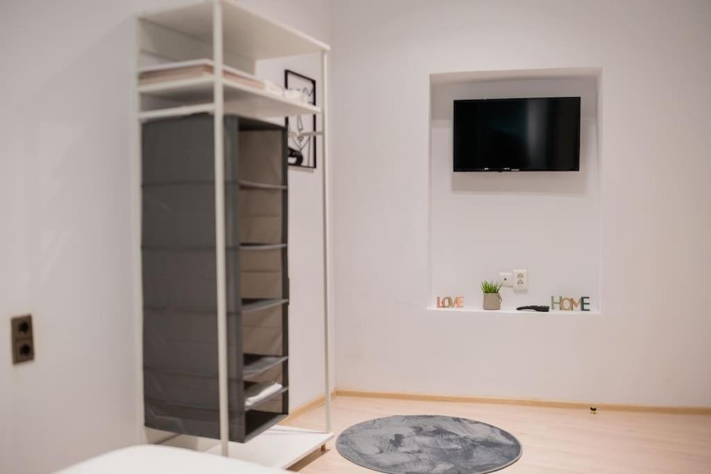 Appartamento Hacienda Smardan - Old Town Studio Hideout Bucarest Esterno foto